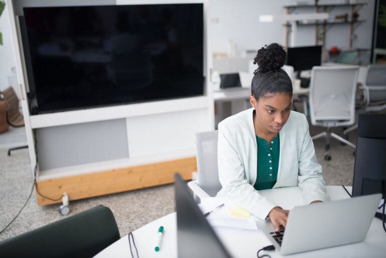 Best practices for implementing a cybersecurity policy at work