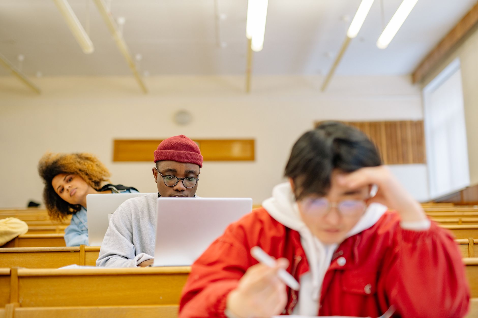 U.S. Four-Year Colleges See Computer Science Enrollment Fall as AI Classes Expand