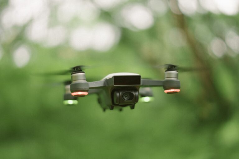 SANDO keeps UAVs clear of moving obstacles without a prior map
